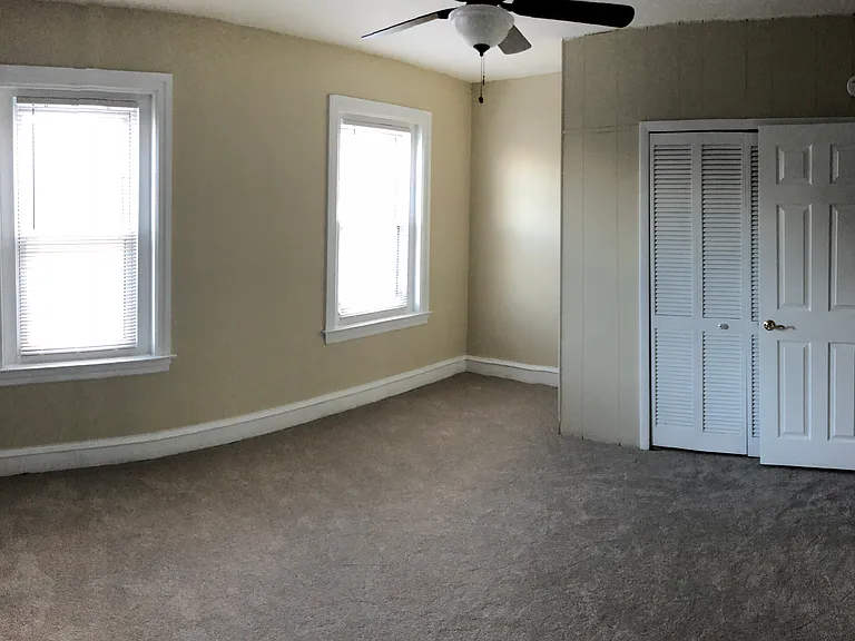 527 Grove St — Photo 10