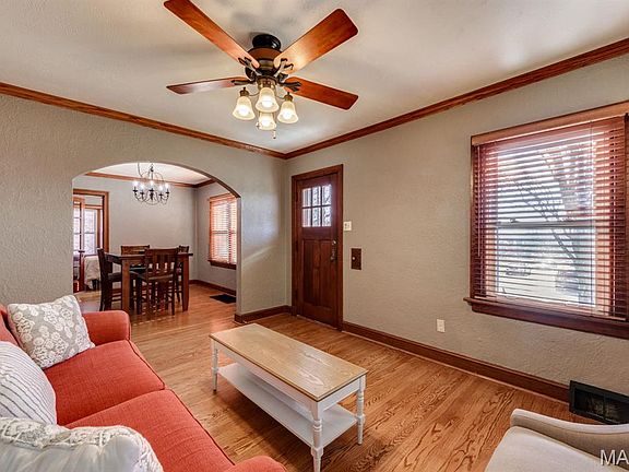 3rd image of 6017 Maxwell Ave