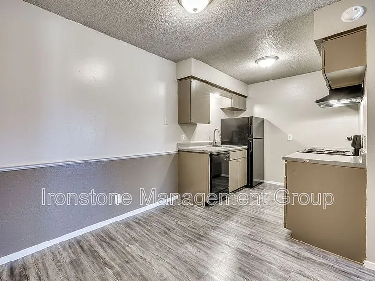 4641 S Darlington Ave #4-A — Photo 6