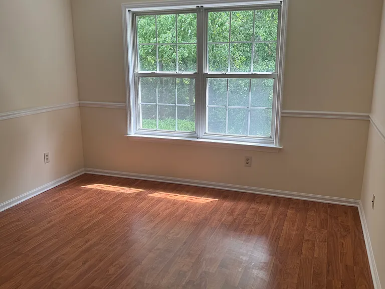 1079 Roseberry Ct — Photo 7
