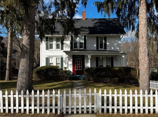 29 Lyon St, Naples, NY 14512