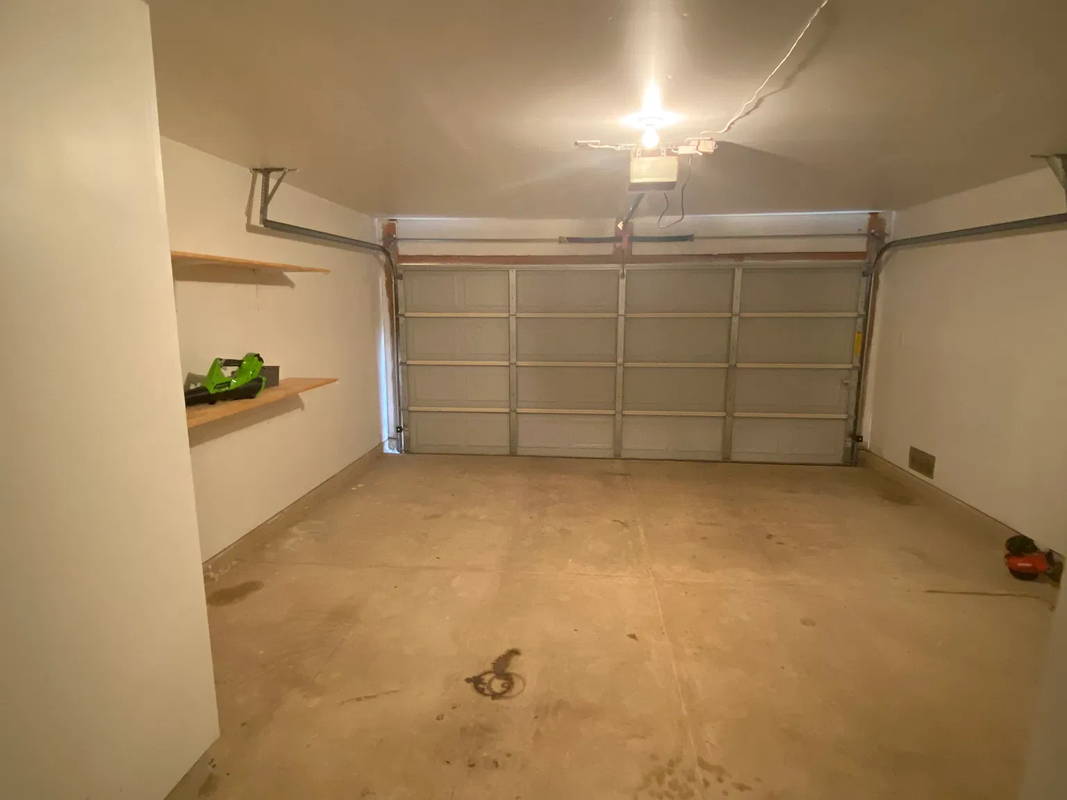 3 bed, 2.5 bath, 2190 sqft, $1,900 — Photo 2