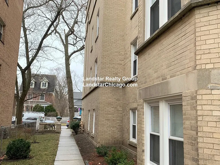 1936 W Estes Ave #G — Photo 18