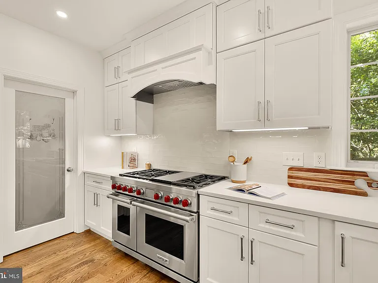 5501 Montgomery St — Photo 12