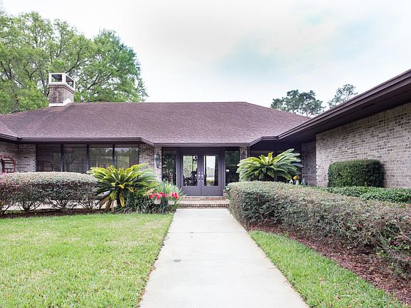 Front entrance walk way