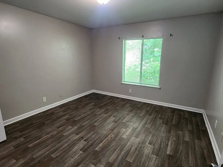 Riverbend Apartments — Photo 81