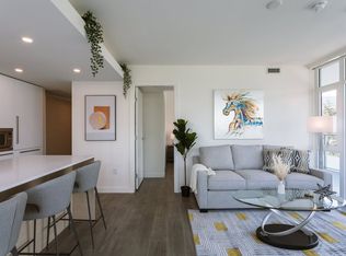 200 Klahanie Ct #604, West Vancouver, BC