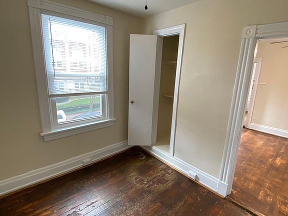 3rd image of 3118 Kensington Ave APT 5