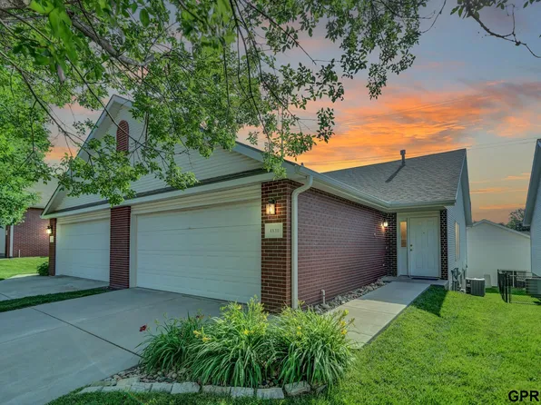 4830 S 55th Ct, Lincoln, NE 68516