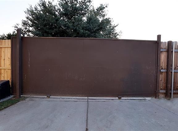 4th image of 6457 Branchwood Trl
