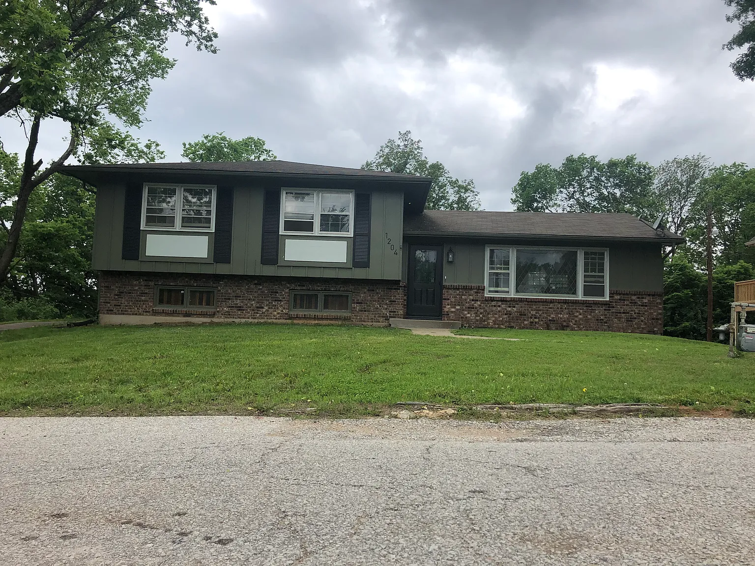 2 bed, 1500 sqft, $1,550 — Photo 1