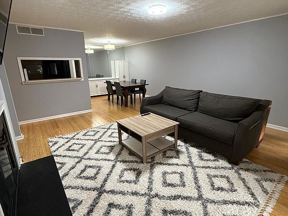 4th image of 202 Dunbar Dr