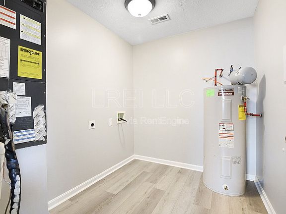 5th image of 304 Keeneland Dr APT 2A