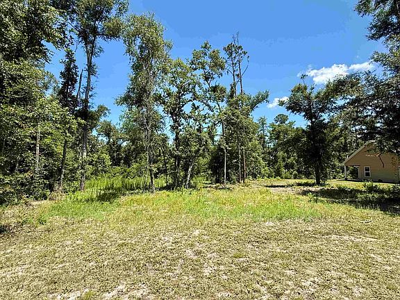 3rd image of Vacant Wildwood Cir