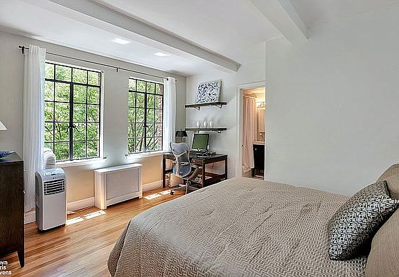 5th image of 333 E 43rd St APT 306