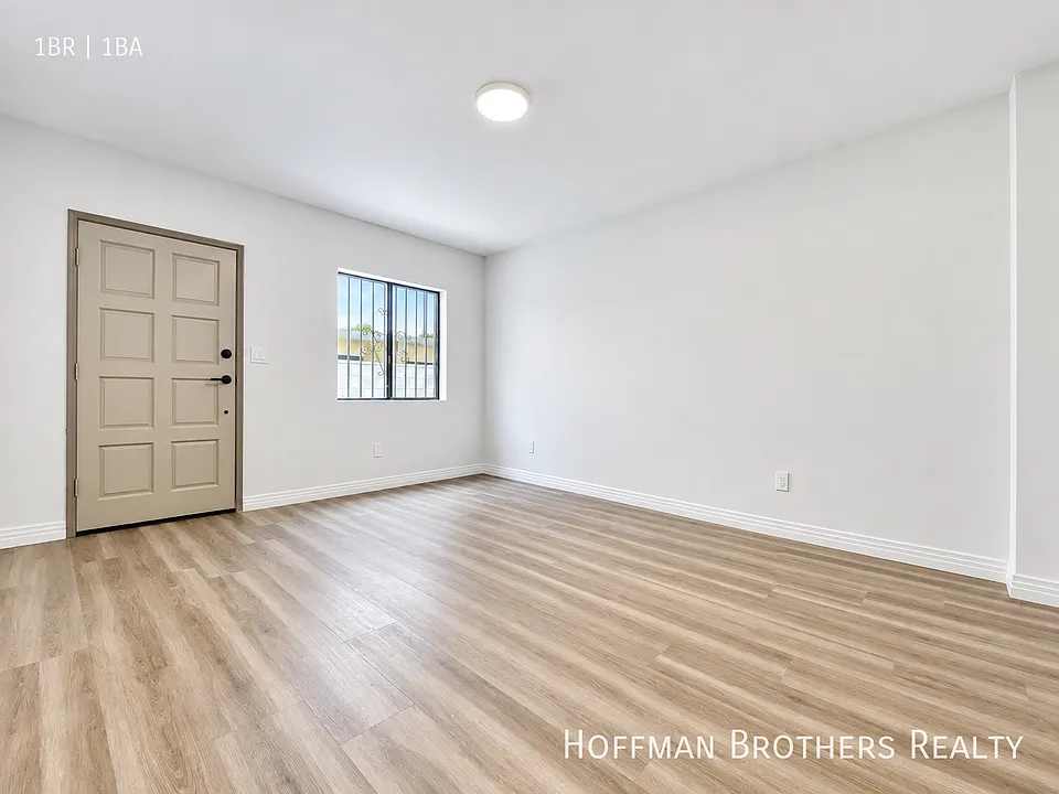1240 S Bronson Ave #3