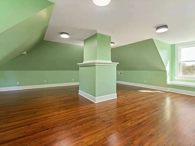 402 S Chester St — Photo 42