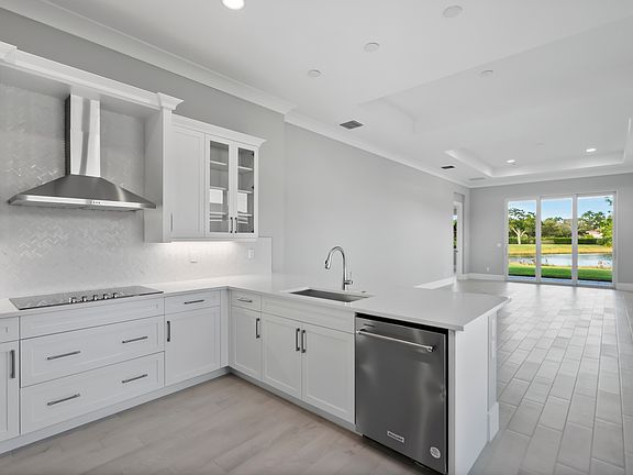 Kitchen 2184 Falls Manor