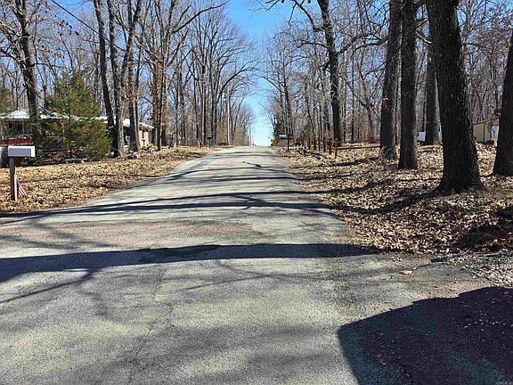 3rd image of 42 Pontiac Dr