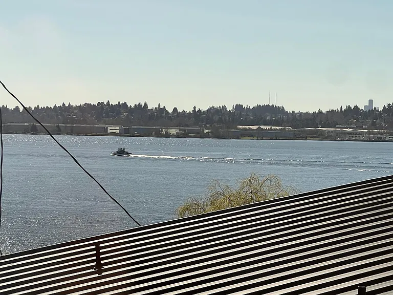 11557 Holmes Point Dr NE — Photo 28
