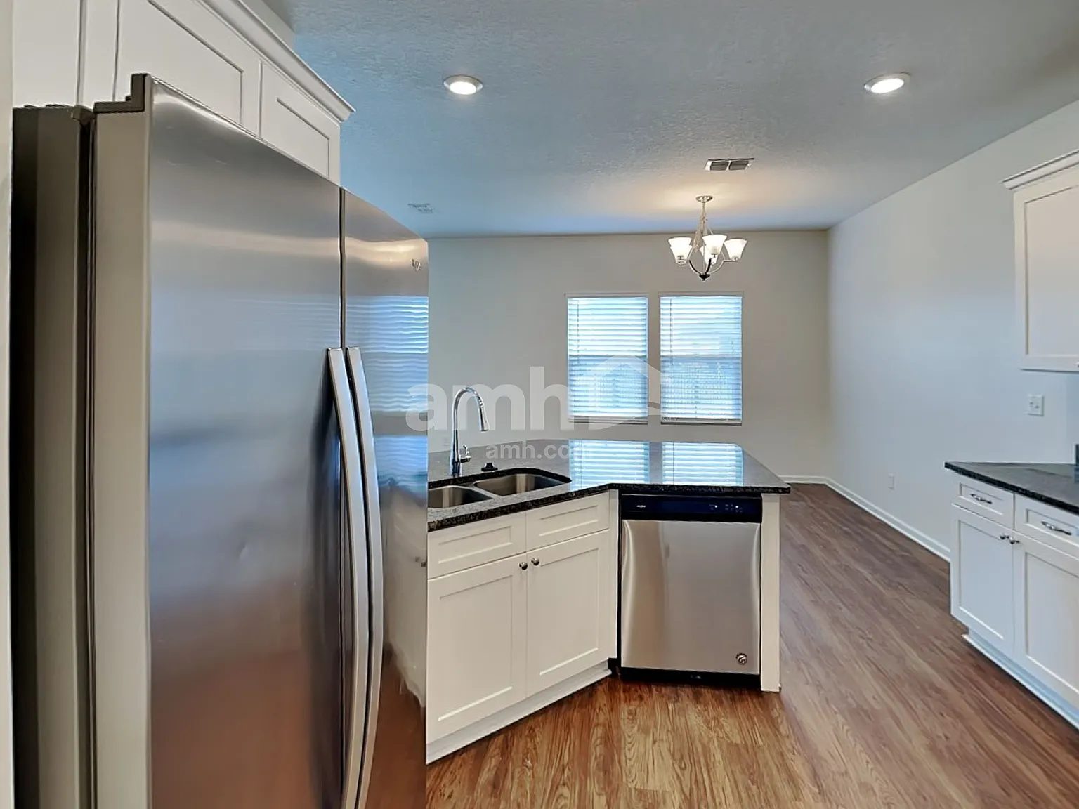 3 bed, 2.5 bath, 1800 sqft, $2,245 — Photo 4