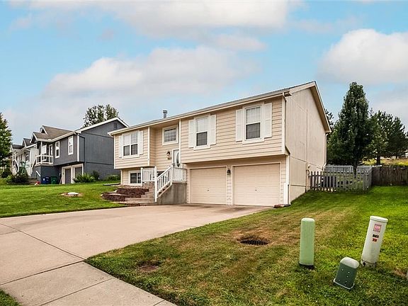 3rd image of 1869 Gates Dr W