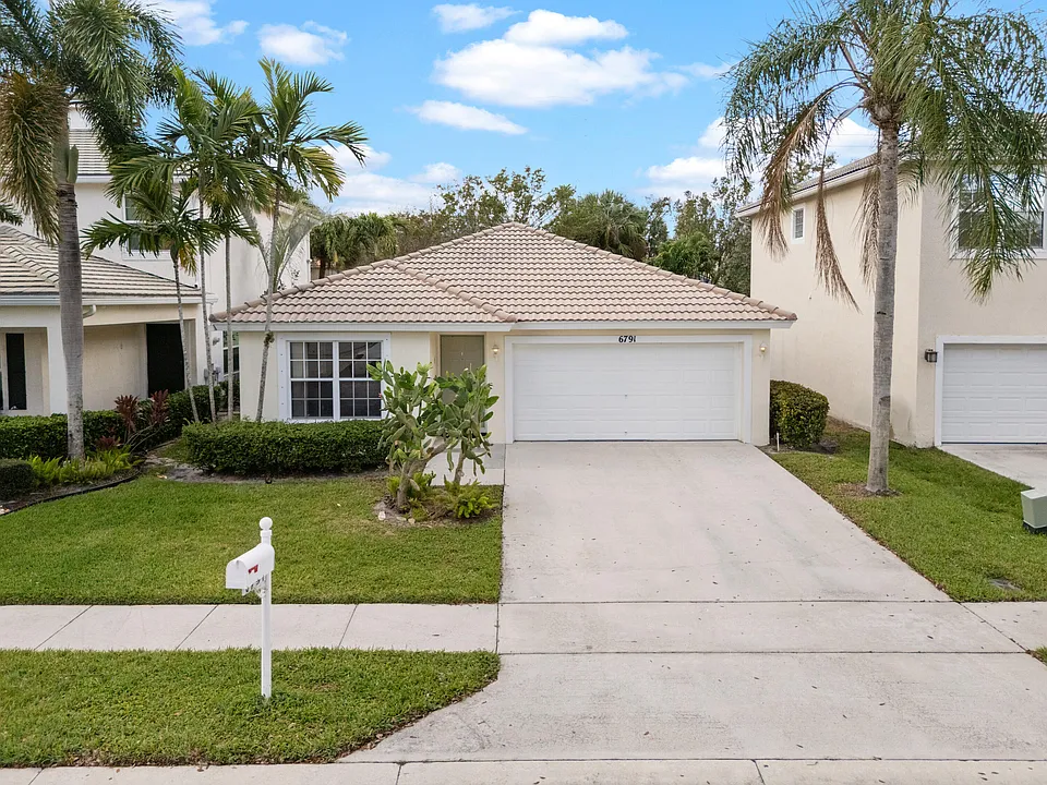 6791 Lantern Key Dr