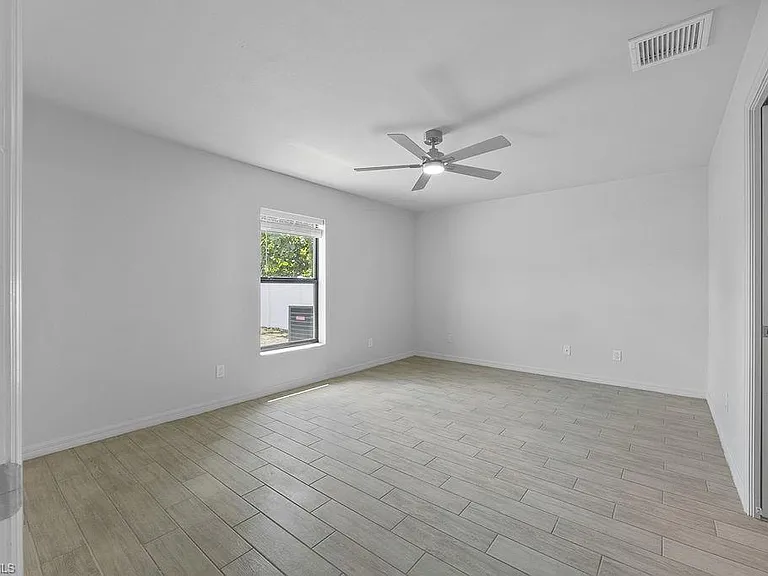 3429 SW 8th Ct — Photo 13