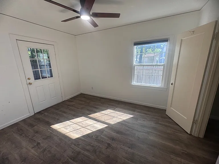 1559 Virginia Ave — Photo 10