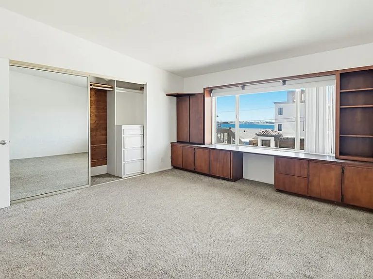 3731 Riviera Dr — Photo 11