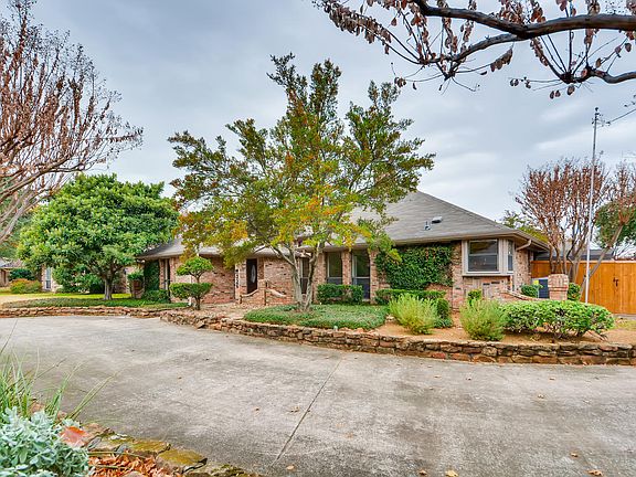 2nd image of 726 Clayton Cir