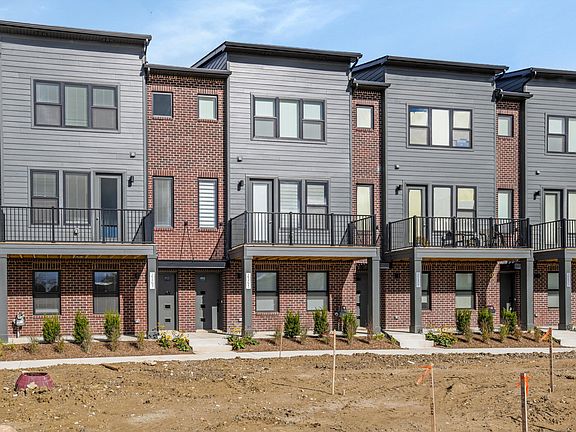 2nd image of 2413 Park Dr