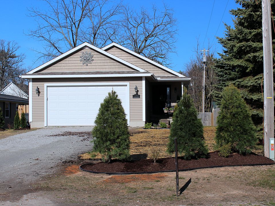 1st image of 4474 Fairway Dr