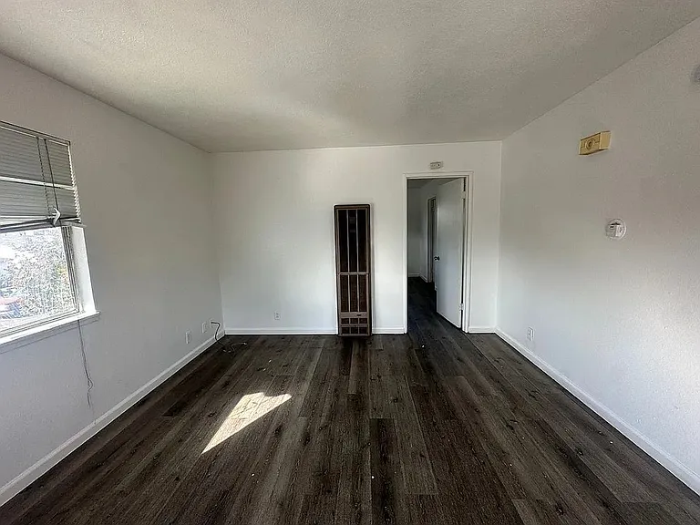 2055 Richard Way #4 — Photo 4