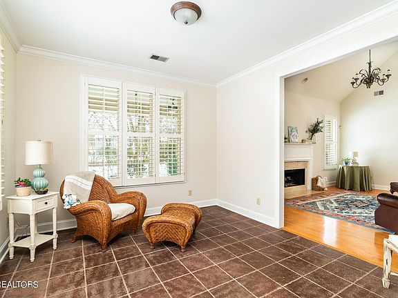 3rd image of 1143 Highgrove Garden Way