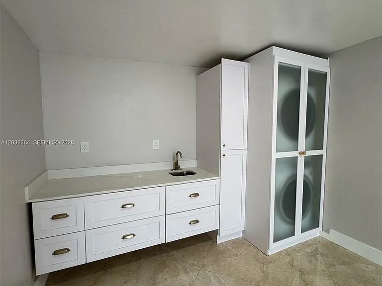 2181 SW 50th Ave — Photo 15