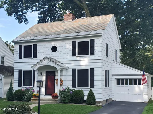 1425 Valencia Road, Niskayuna, NY 12309