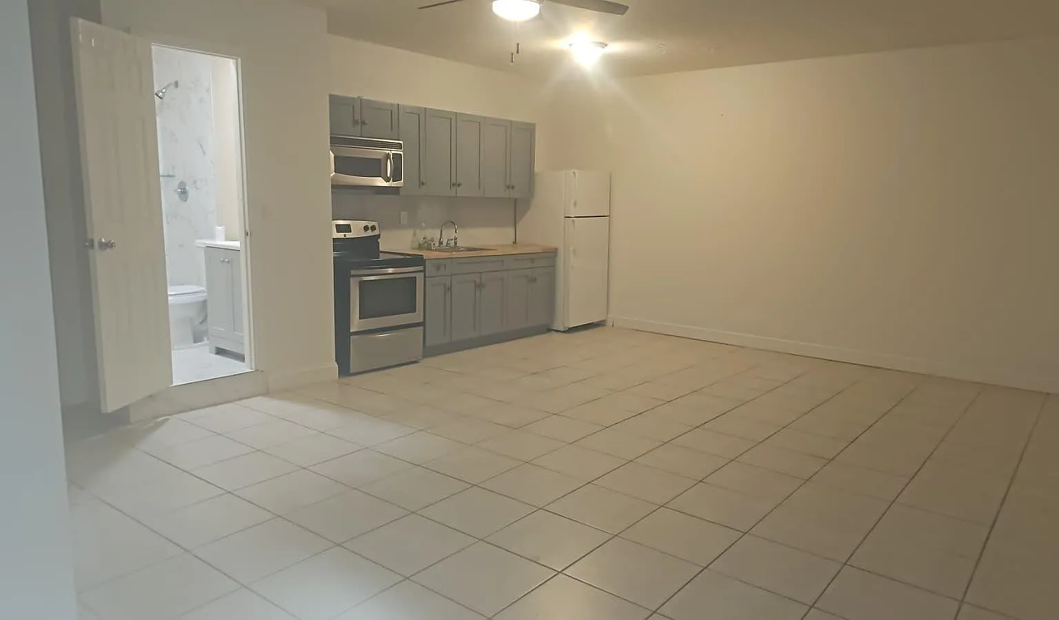 8521 Grand Canal Dr — Photo 2