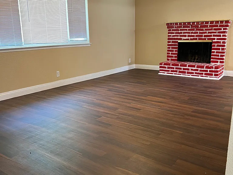 223 Lock Ct — Photo 3