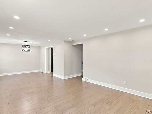 4th image of 298 Lowell Rd