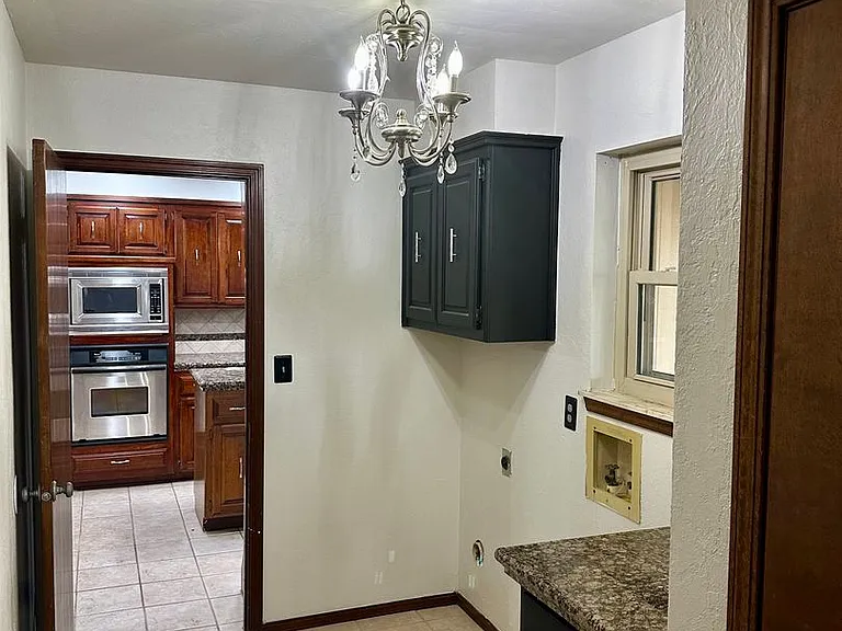 3608 Chatham Ct — Photo 8