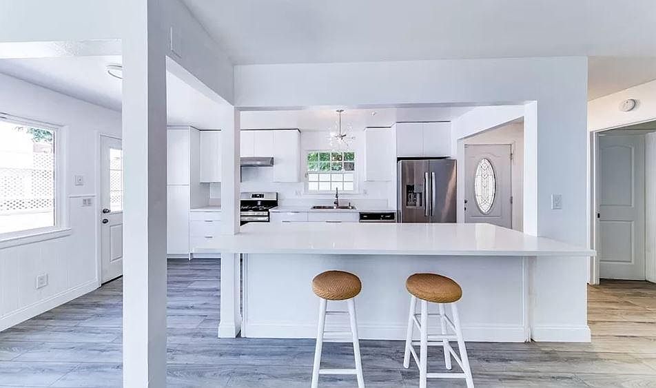 1st image of 13583 Mindora Ave