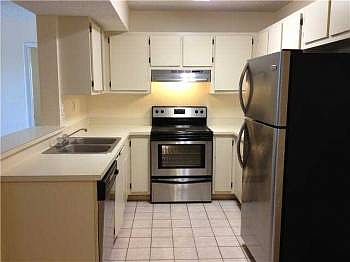 3rd image of 350 Palm Cir W APT 301