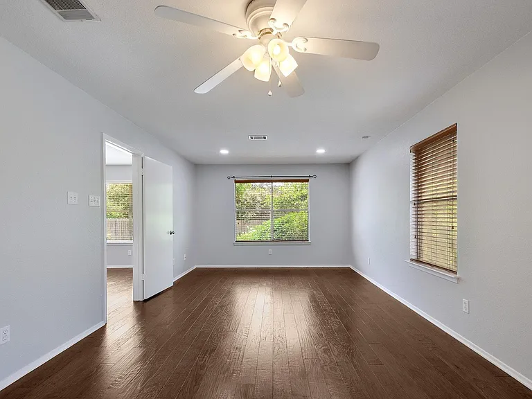 6307 Smith Oak Trl — Photo 15