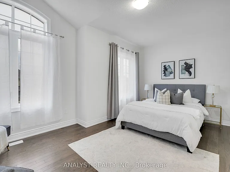 61 Ross Vennare Cres — Photo 35