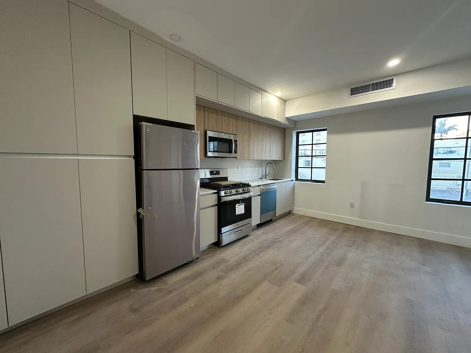 1 bed, $2,450 — Photo 2