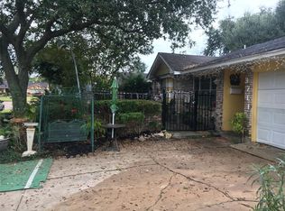 3711 Grapevine St, Houston, TX 77045