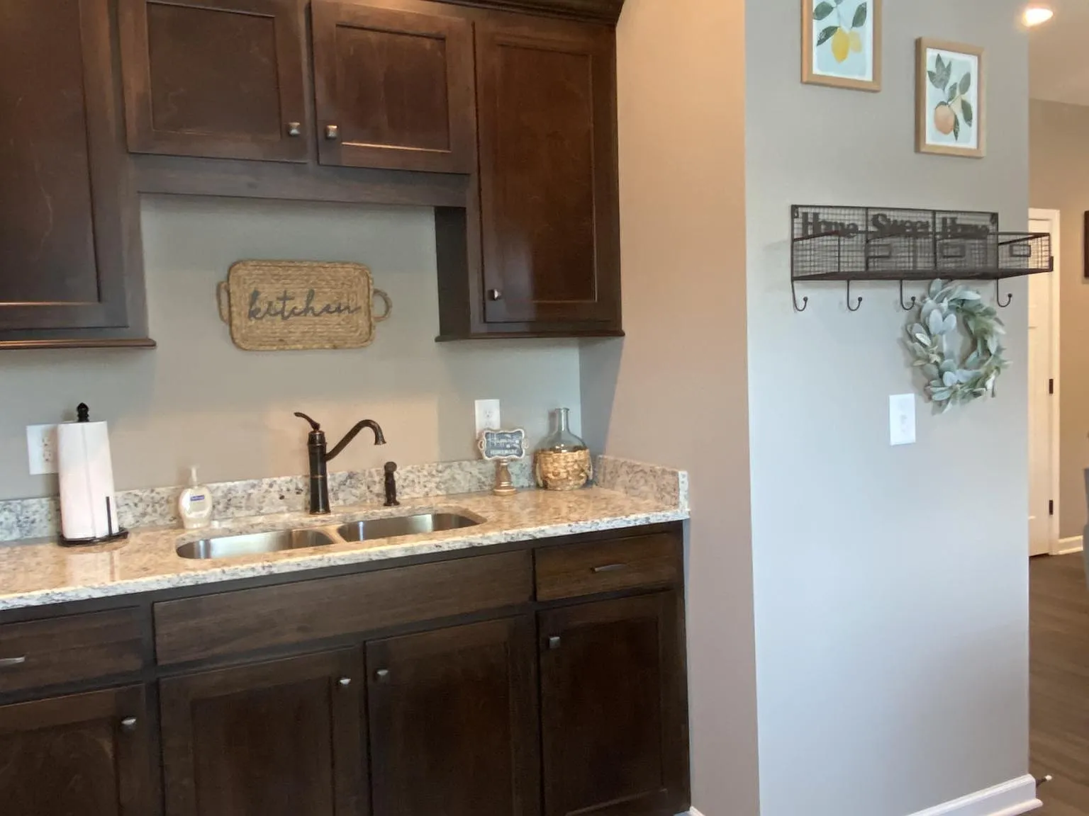 2 bed, 800 sqft, $1,275 — Photo 4