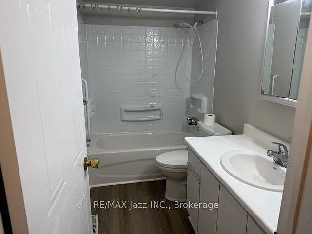 5 Turnberry Cres — Photo 8