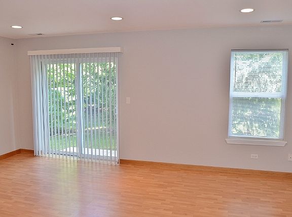 2nd image of 1135 Shorewood Ct #1135
